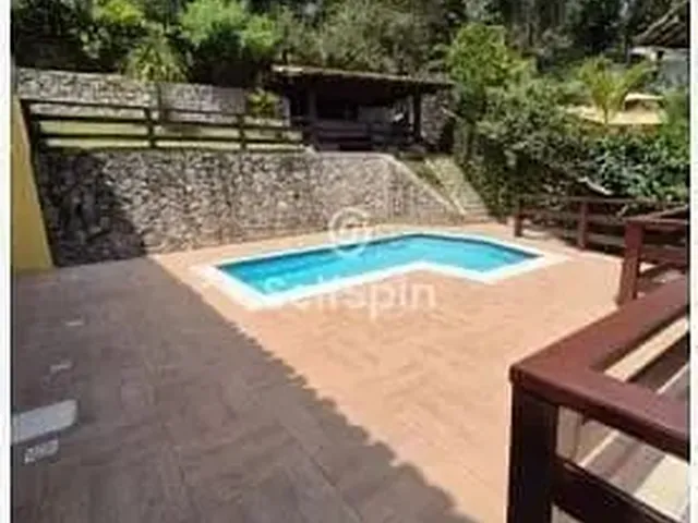 Imagem: A casa em condomínio possui 3 Dormitórios, 1 Suíte, 5
