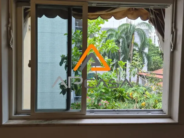 Imagem 1: Imóvel para Aluguel Tem 70 Metros Quadrados, com 2 Quartos em Leblon - Rio de Janeiro