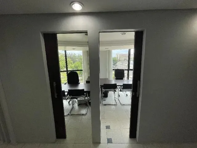 Imagem 2: Excelente Sala Comercial no Edifício Juridical Center, com 69 M2