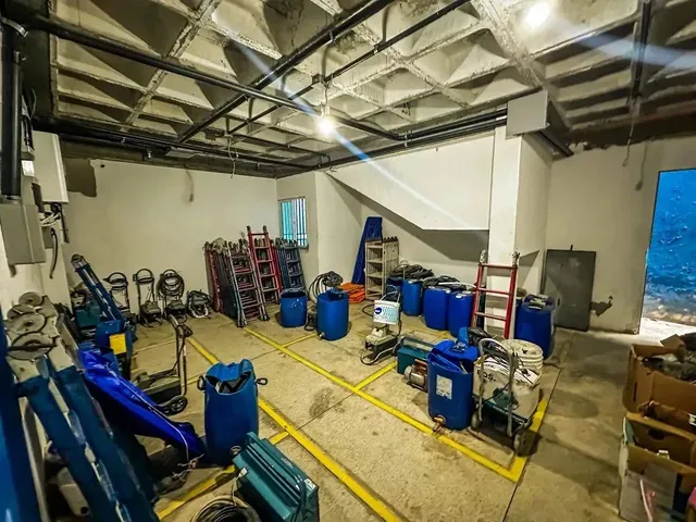 Imagem 11: Imóvel Comercial Galpão a Venda com 1000 Metros Quadrados com 16 Quartos em Passaré