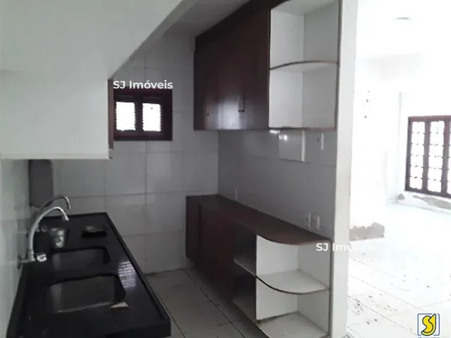 Imagem 4: Imóvel Comercial com 7 Salas e 6 Banheiros Próximo À Unifor