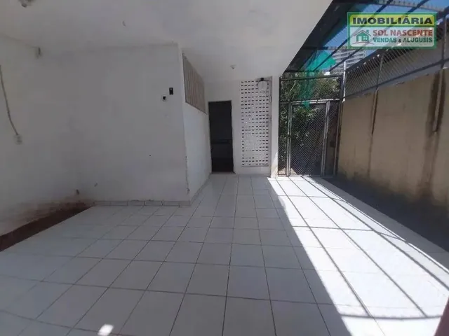 Imagem 1: Casa com 4 Dormitórios para Alugar, 318 M² por R$ 8.257,45/Mês - Fátima - Fortaleza/Ce
