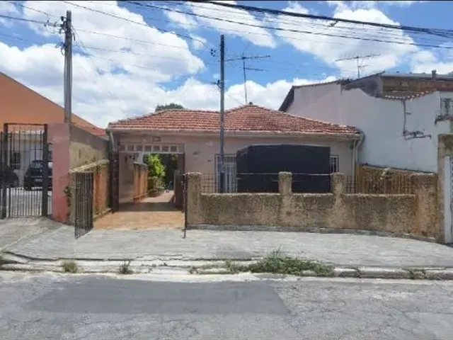 Imagem: O terreno possui 450m² de Área e está localizado em Vila