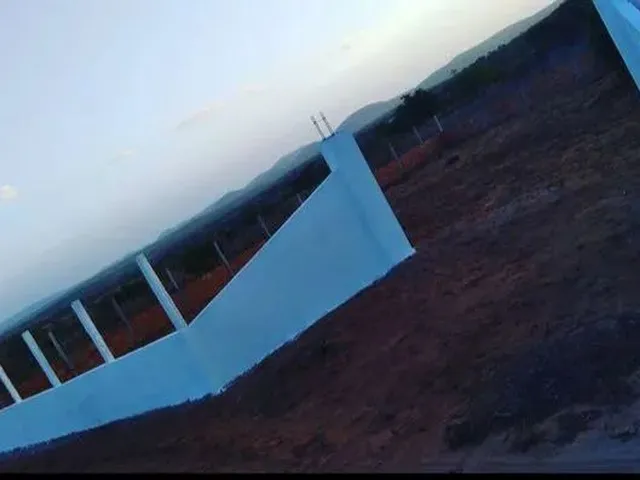 Imagem 2: Sítio Todo Murado Dentro de Condomínio de Chácaras