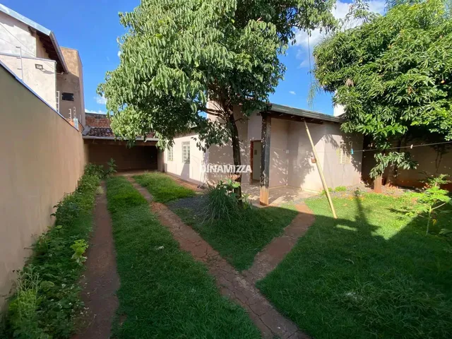 Imagem: Casa com 3 Quartos, 2 Suítes no Bairro