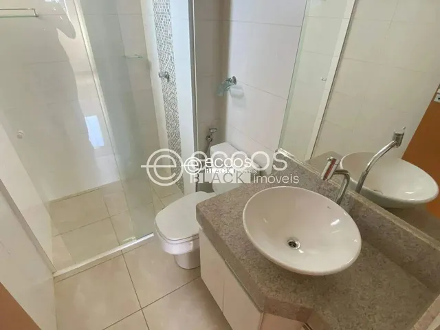 Imagem 3: Apartamento para Aluguel, 2 Quartos, 1 Suíte, 2 Vagas, Centro - Uberlândia/Mg