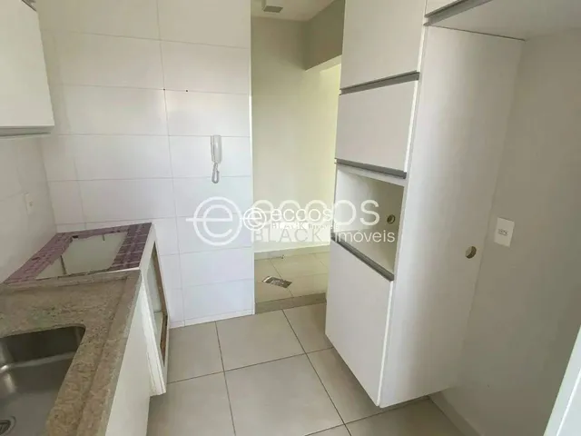 Imagem 5: Apartamento para Aluguel, 2 Quartos, 1 Suíte, 2 Vagas, Centro - Uberlândia/Mg