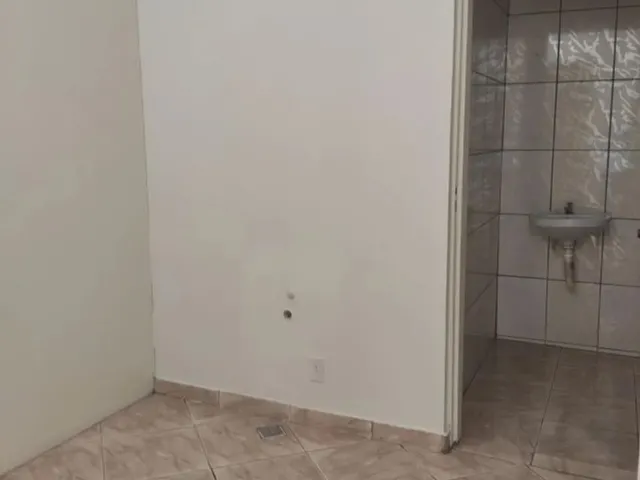 Imagem 4: Aluga-Se Uma Suite no Centro Ou Sala Comercial
