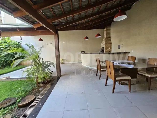 Imagem: Casa para Aluguel, 3 Quartos, 3 Suítes