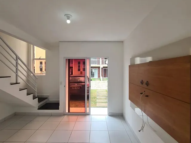 Imagem: Casa Dúplex em Condomínio Fernando com