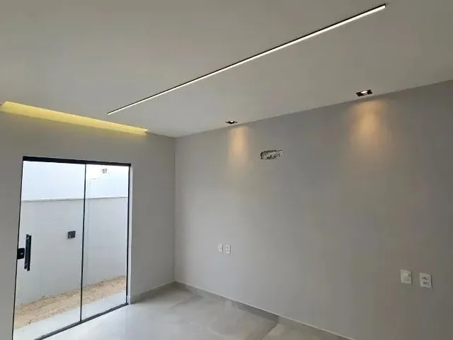 Imagem 3: Excelente Casa Térrea com 4 Quartos, Sendo 3 Suítes no Monte Carlo