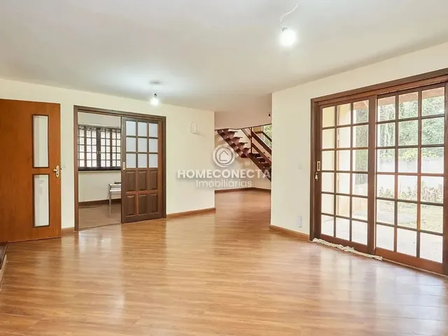 Imagem 3: Casa Ampla | 4 Quartos | 1 Suíte | 6 Vagas | Abranches