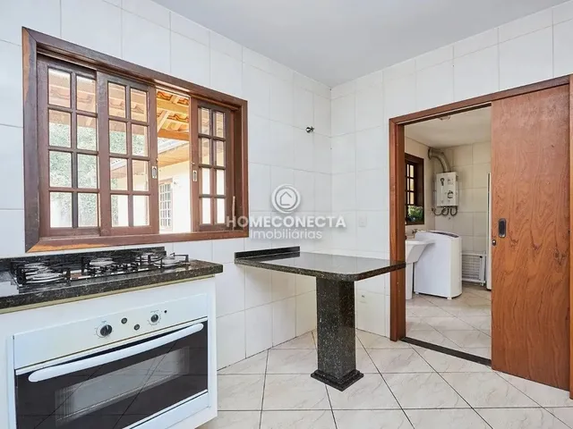 Imagem 12: Casa Ampla | 4 Quartos | 1 Suíte | 6 Vagas | Abranches