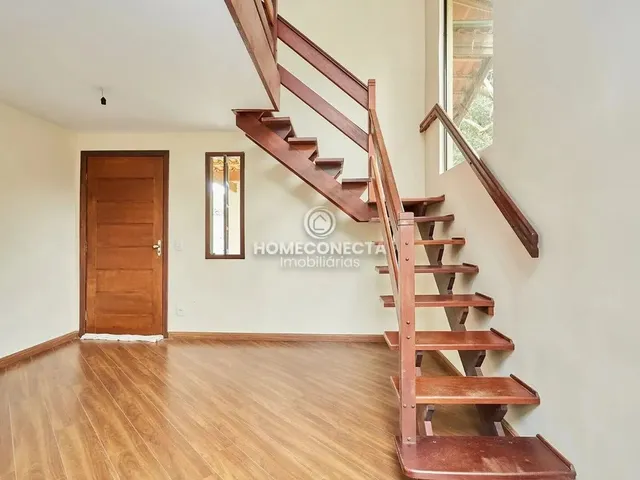Imagem 2: Casa Ampla | 4 Quartos | 1 Suíte | 6 Vagas | Abranches