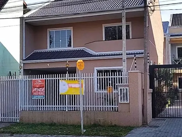 Imagem 1: Sobrado À Venda com 3 Quartos no Abranches em Curitiba