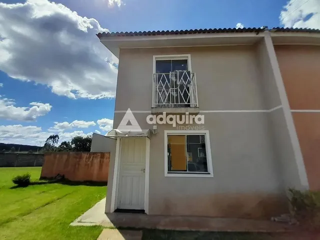 Imagem: Sobrado Encantador em Condomínio Fechado