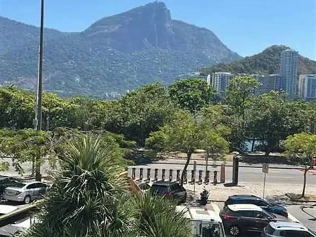 Imagem: Lagoa - Diamante Azul - 03 Suítes - 210M2
