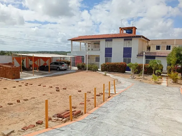 Imagem: A casa possui 2 Dormitórios, 2 Banheiros, 3 Vagas na