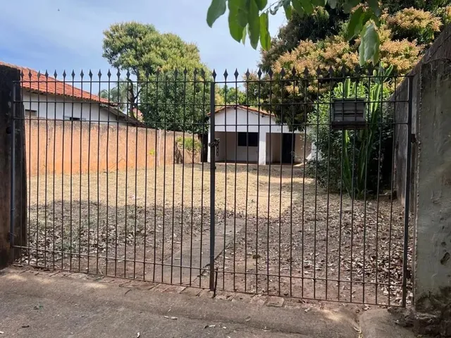 Imagem: Casa com 3 Quartos em Terreno com 400M2