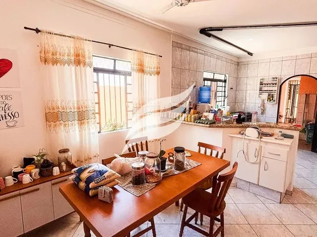 Imagem: Casa com 05 Quartos e 03 Suítes À Venda