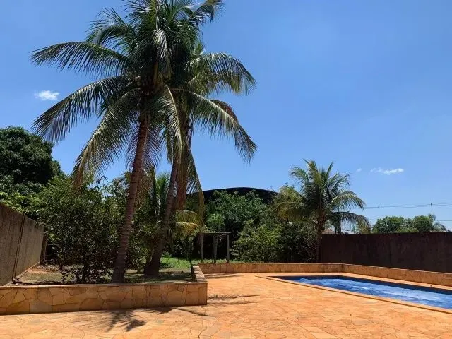Imagem: Casa com 4 Quartos, Piscina e Área Gourmet
