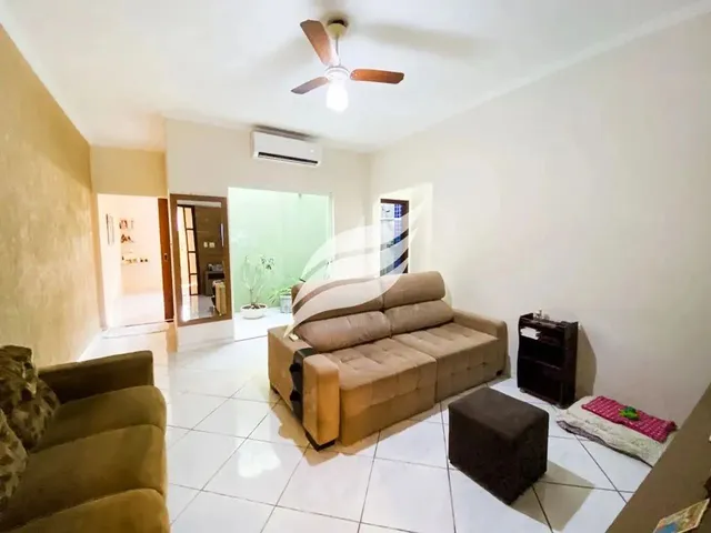 Imagem: Casa com 03 Quartos À Venda no Bairro Planalto