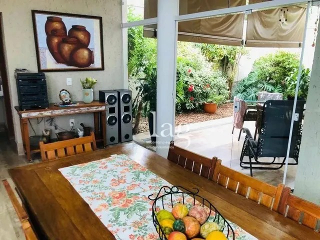Imagem: Casa com 4 Quartos À Venda, 345 M² por