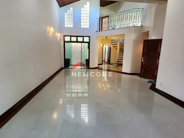 Imagem: Casa de Condomínio em Rua Lúcia de Almeida