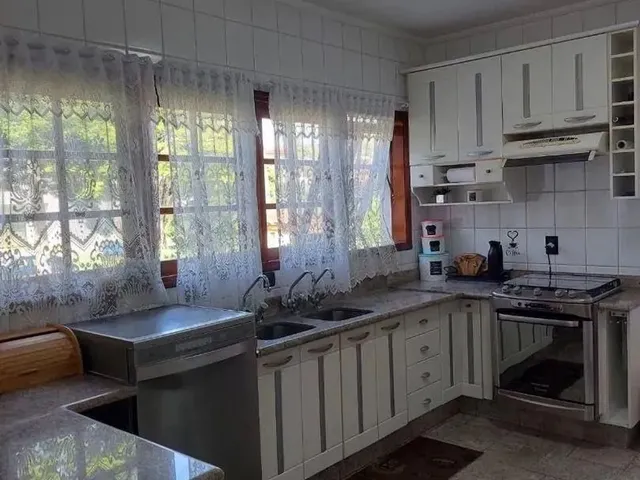 Imagem 11: Sobrado - 438 M² - 4 Dormitórios - 01 Suite Master com Hidro - Piscina - Condomínio