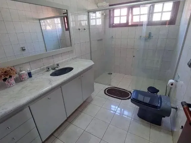 Imagem 8: Sobrado - 438 M² - 4 Dormitórios - 01 Suite Master com Hidro - Piscina - Condomínio