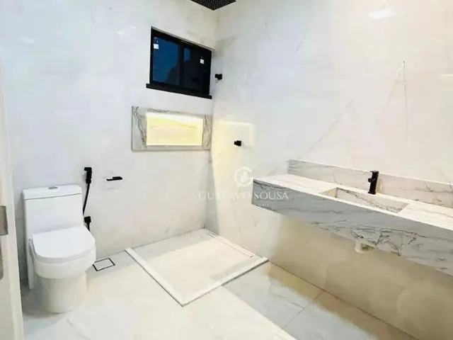Imagem 4: Vendo Excelente Casa Duplex no Condomínio Lake Eusebio 4 Suítes 6 Vagas, Piscina Por