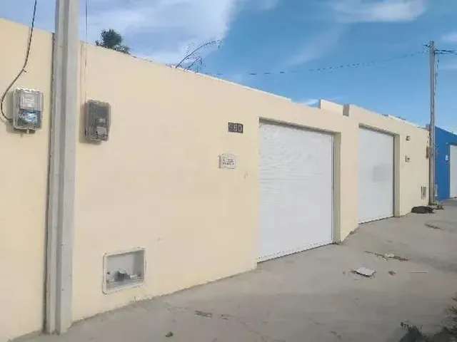 Imagem: A casa possui 2 Dormitórios, 1 Banheiro, 1 Vaga na