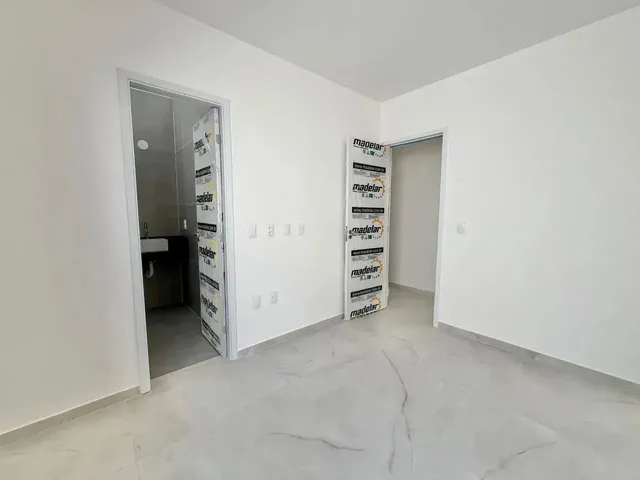 Imagem 12: Casa Plana À Venda no Eusébio em Rua Privativa, com 3 Suítes e Área de Lazer