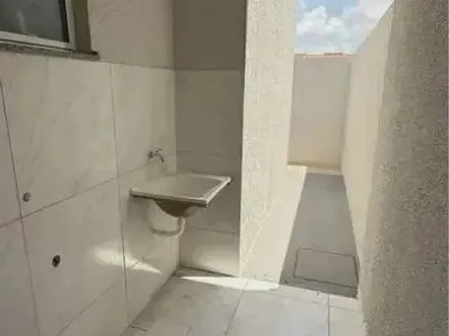 Imagem 2: Imóvel para Venda Possui 100 Metros Quadrados com 2 Quartos em Piratininga - Maracanaú