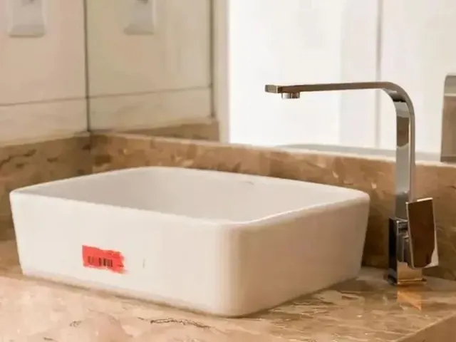 Imagem 5: Casa Alto Padrão com Piscina, Rooftop e 3 Quartos