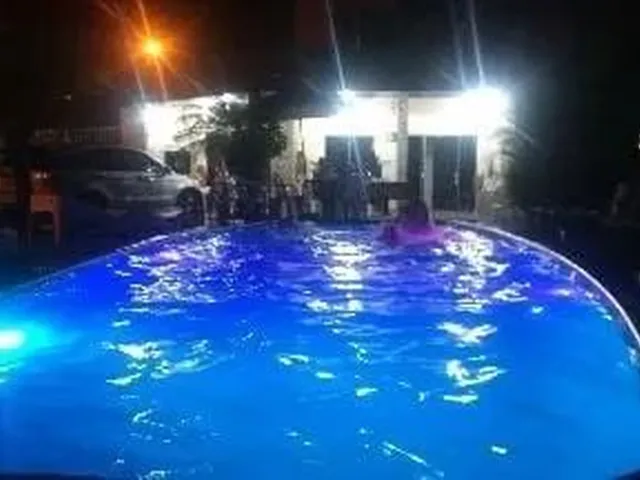 Imagem 8: Excelente Residência com 04 Quartos, Piscina e Ótima Churrasqueira em Praia de Leste !!