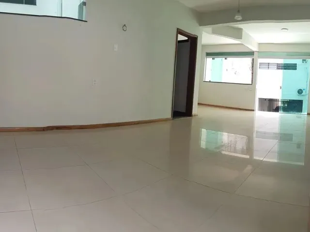 Imagem 5: Vendo Casa com 3 Suítes e Piscina