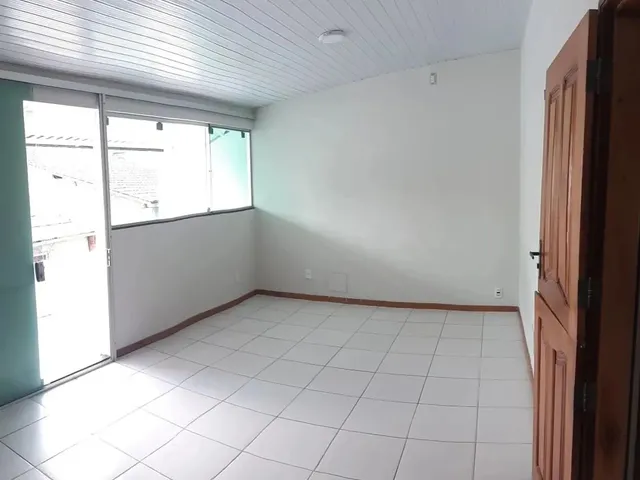 Imagem 2: Vendo Casa com 3 Suítes e Piscina