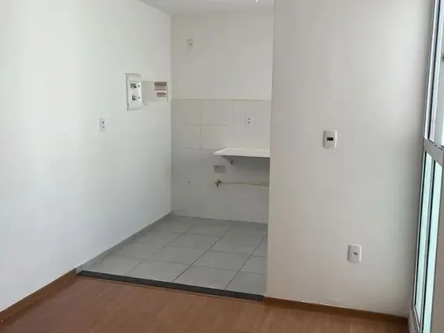 Imagem 2: Apartamento de 2 Quartos para Alugar no Arcos do Paraiso