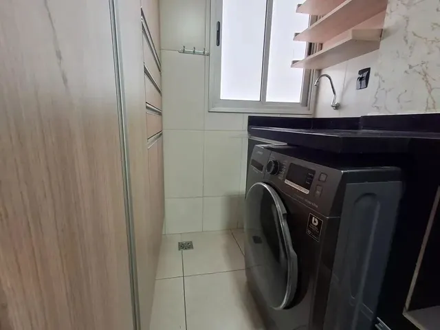 Imagem 5: Apartamento 60M² com 2 Quartos, Suíte, Varanda, Armários Completos e Vaga de Garagem