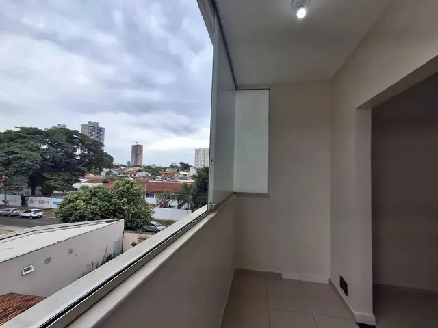 Imagem 10: Apartamento 60M² com 2 Quartos, Suíte, Varanda, Armários Completos e Vaga de Garagem