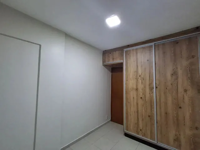 Imagem 4: Apartamento 60M² com 2 Quartos, Suíte, Varanda, Armários Completos e Vaga de Garagem