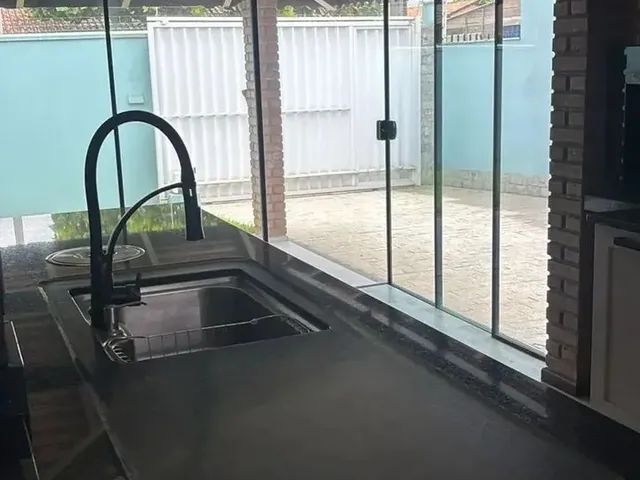 Imagem 2: Casa Perto da Praia no Centro de Navegantes