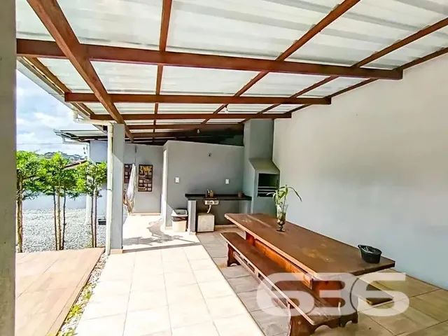 Imagem: A casa possui 2 Dormitórios, 1 Banheiro, 4 Vagas na