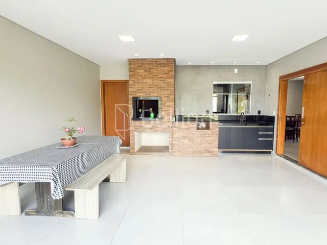 Imagem 3: Casa com Amplo Terreno no Centro de Rio dos Cedros