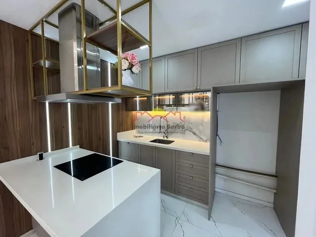 Imagem: A casa possui 3 Dormitórios, 3 Suítes, 4 Banheiros, 2
