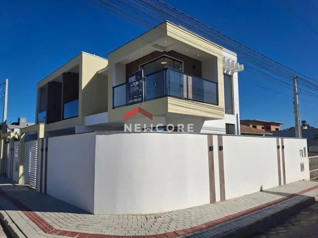 Imagem: Sobrado em Rua Bromelias - Itacolomi - Balneário