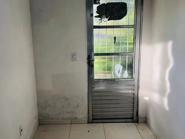 Imagem 12: Alugo 1 Vão com Área de Serviço e Banheiro Dentro