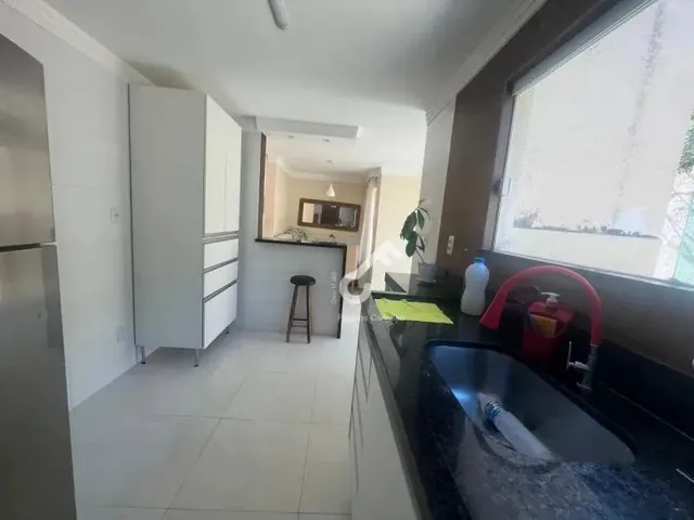 Imagem 5: Estrada do Coco, Abrantes. Duplex Composto de 4 Suítes Sendo 1 Suíte Térrea