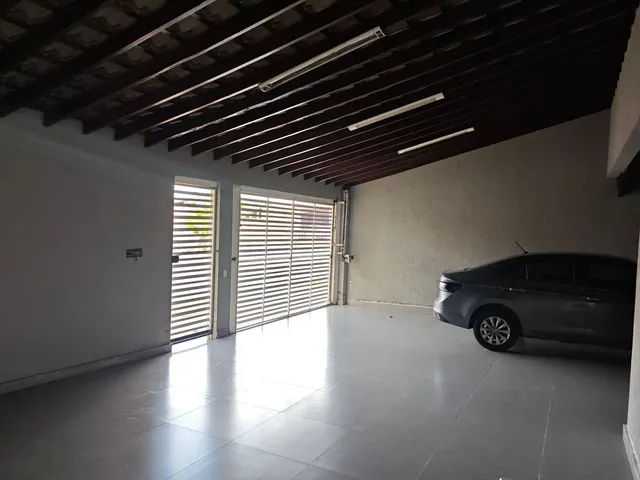 Imagem: A casa possui 3 Dormitórios, 1 Suíte, 4 Banheiros, 4